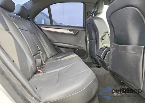 2012 Mercedes-Benz C 250 из США, поврежденный, VIN WDDGF4HB9CA609599